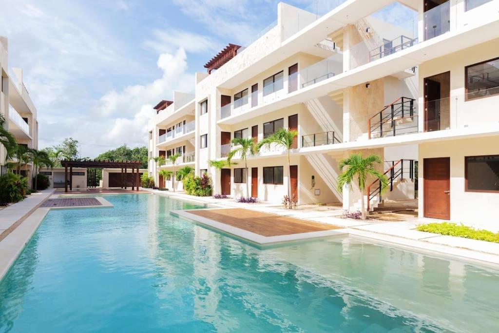 Zaazil, Jungle View & Great Pool 100mb Fiber Wifi! Appartamento